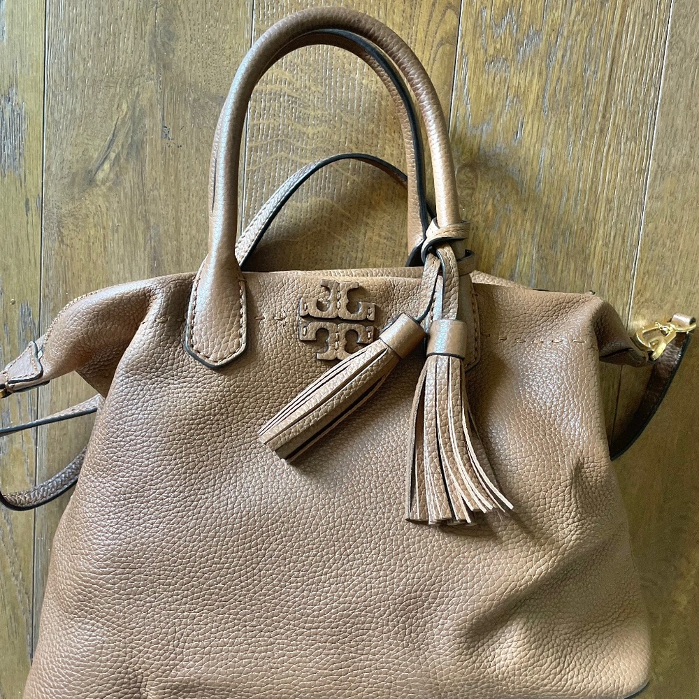 Tory Burch Robinson Pebbled Leather Shoulder bag
